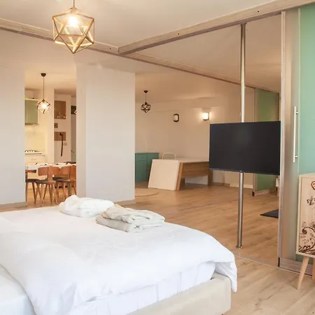 Mavi Avlu - Main Square Old Town *