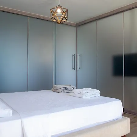 Mavi Avlu - Main Square Old Town Apartment Antalya